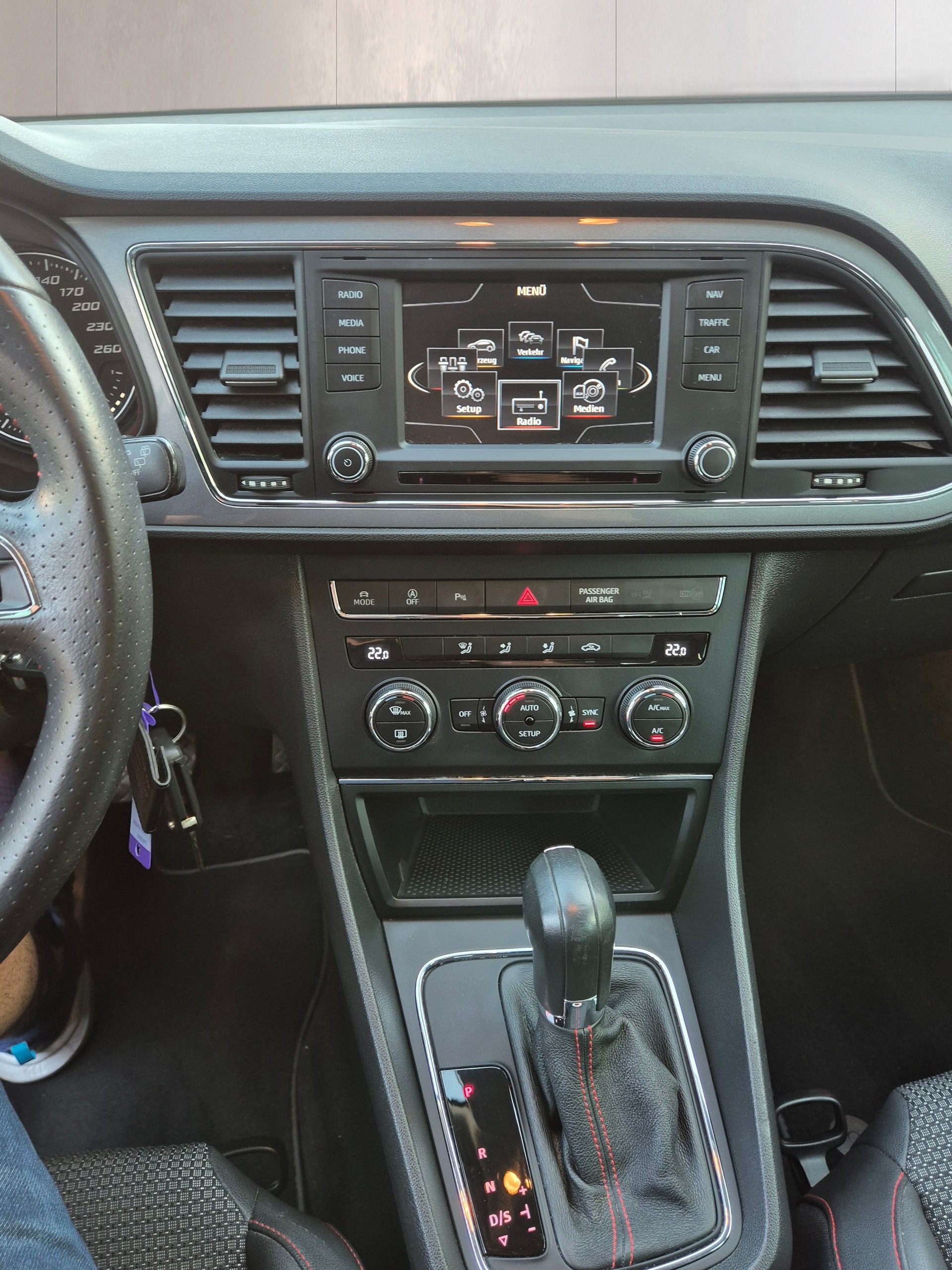 SEAT Leon ST 1.8 TSI FR DSG-image-10