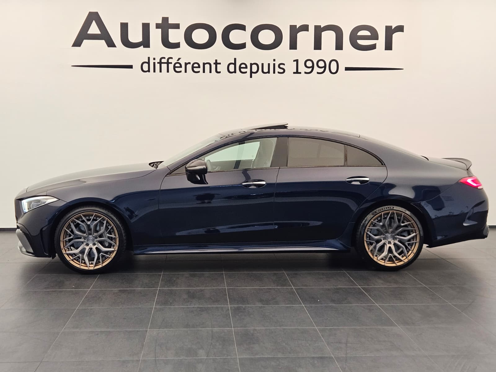 MERCEDES-BENZ CLS 450 4Matic AMG Line 9G-Tronic-showroom-element-1