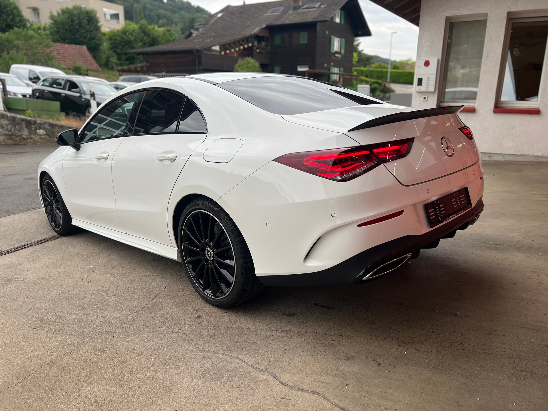 MERCEDES-BENZ CLA 250 AMG Line 7G-DCT-showroom-element-2