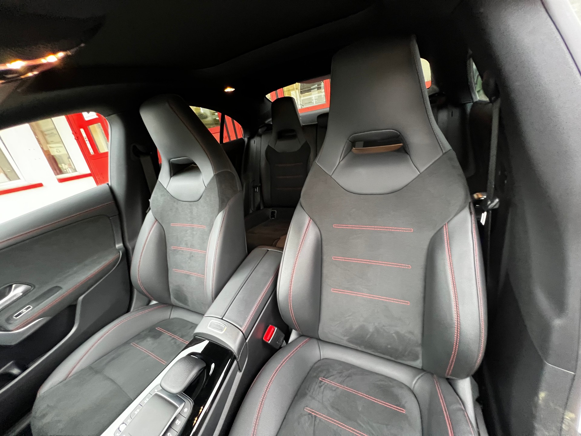MERCEDES-BENZ CLA 250 AMG Line 7G-DCT-image-16