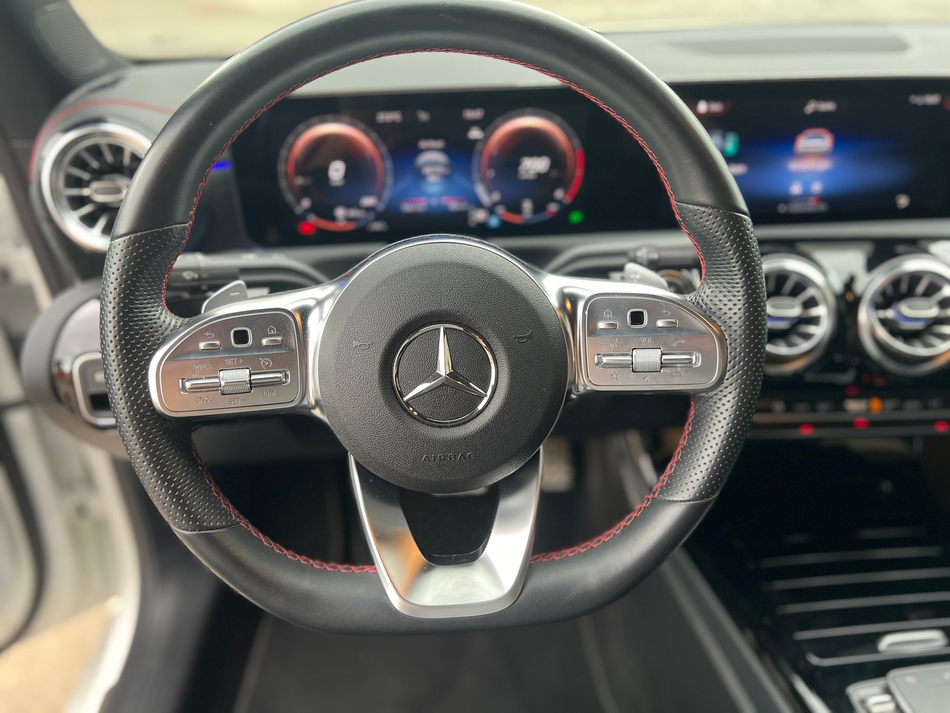 MERCEDES-BENZ CLA 250 AMG Line 7G-DCT-image-20