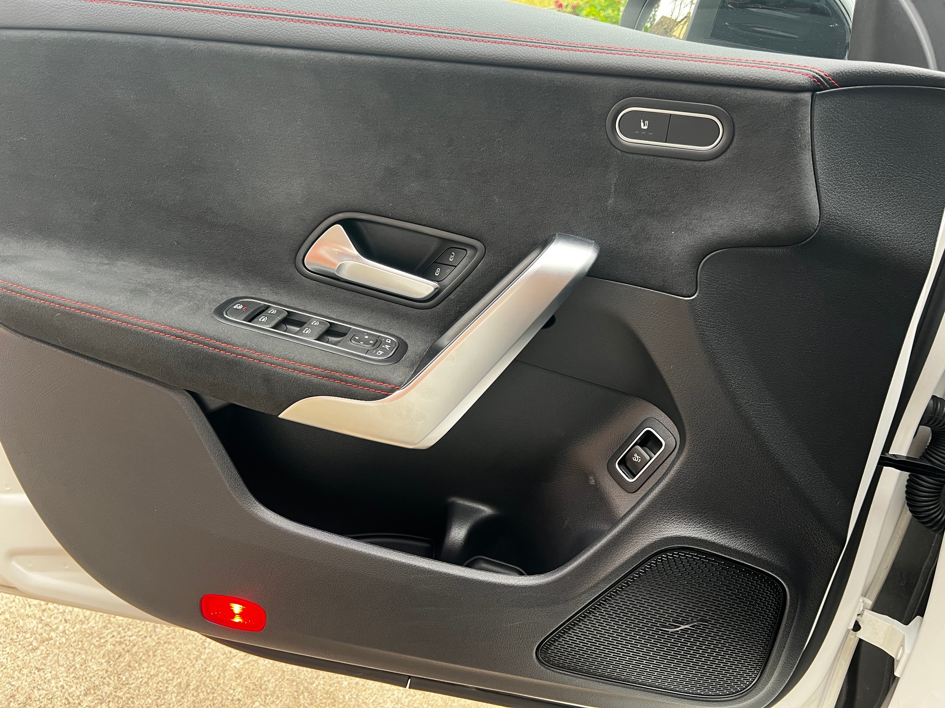 MERCEDES-BENZ CLA 250 AMG Line 7G-DCT-image-26
