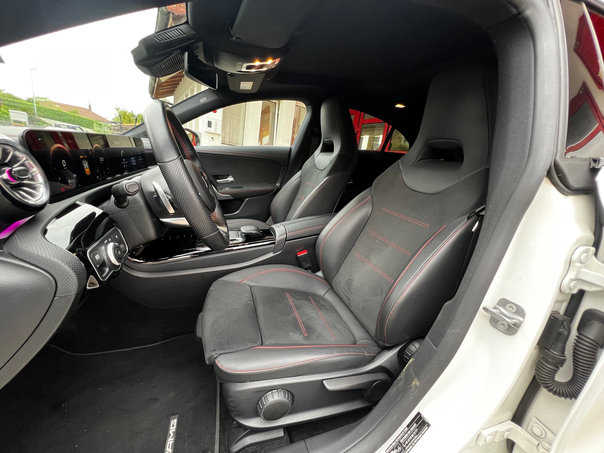 MERCEDES-BENZ CLA 250 AMG Line 7G-DCT-image-15