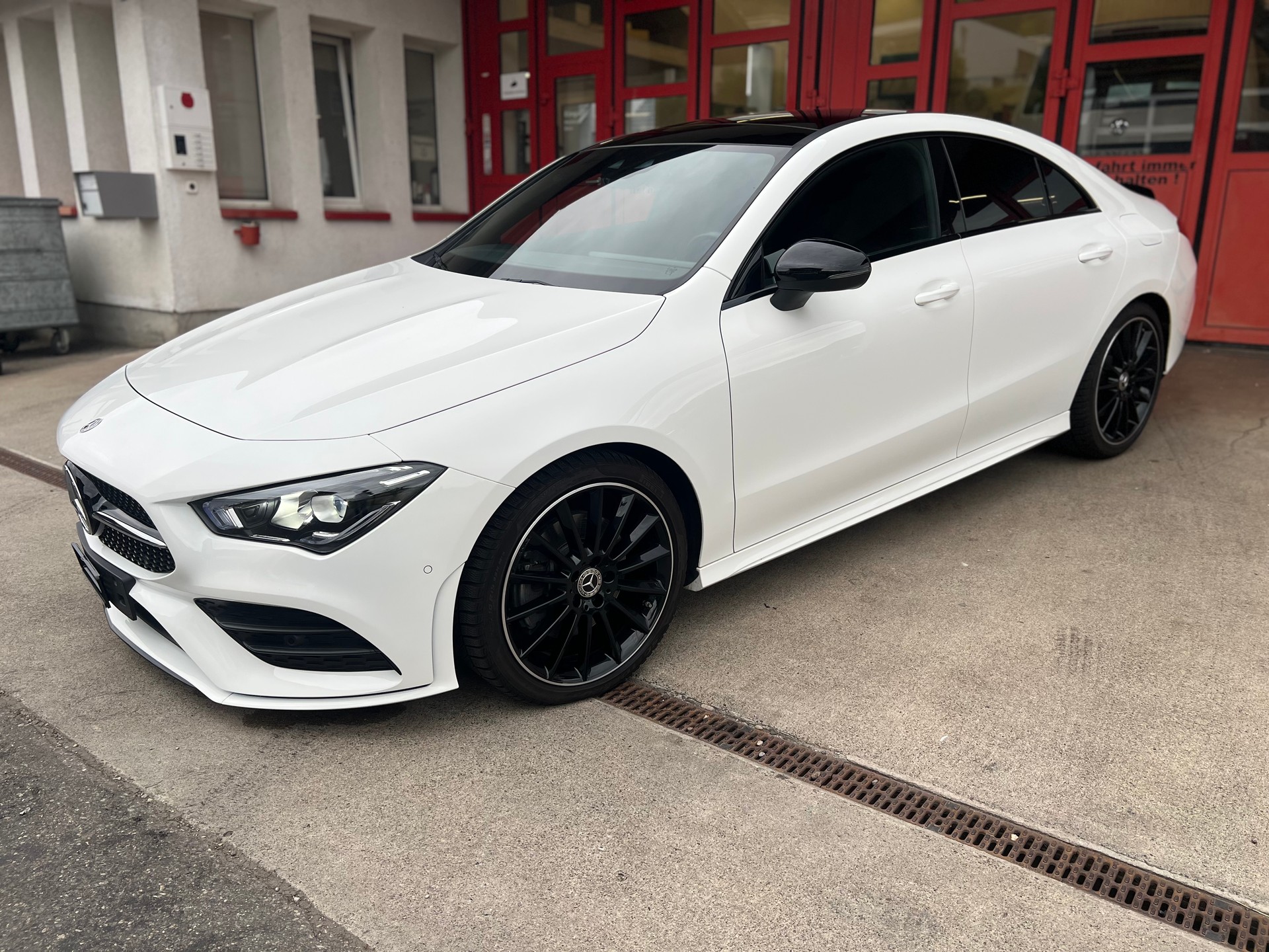 MERCEDES-BENZ CLA 250 AMG Line 7G-DCT-showroom-element-1