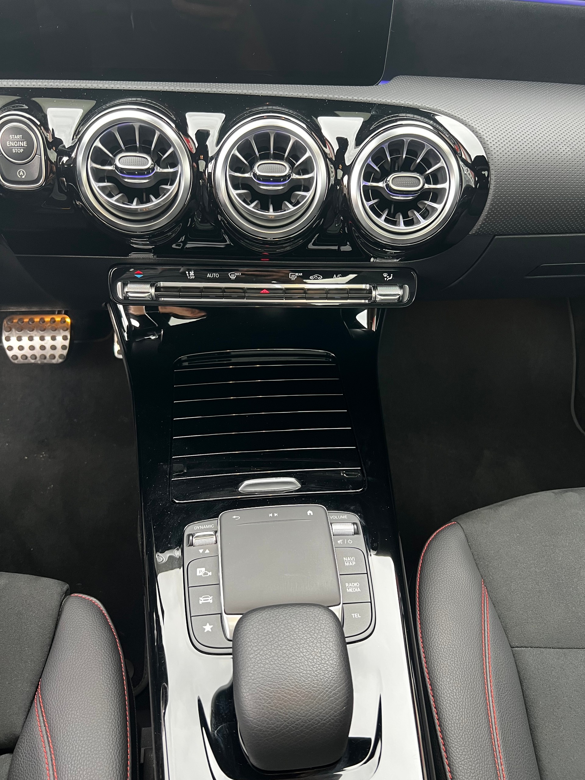 MERCEDES-BENZ CLA 250 AMG Line 7G-DCT-image-27
