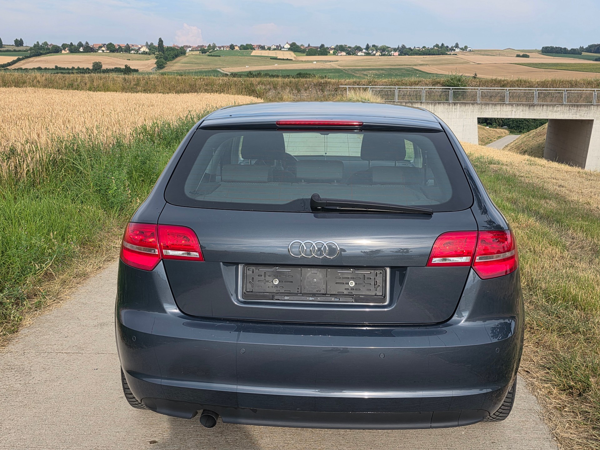 AUDI A3 Sportback 1.6 TDI Ambition-image-4