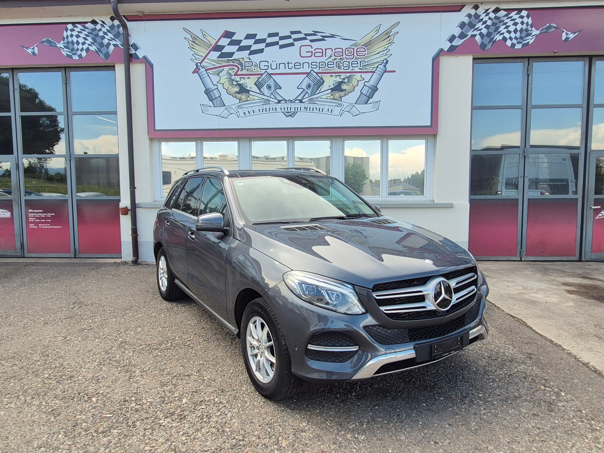 MERCEDES-BENZ GLE 250 d 4Matic 9G-Tronic-image-1