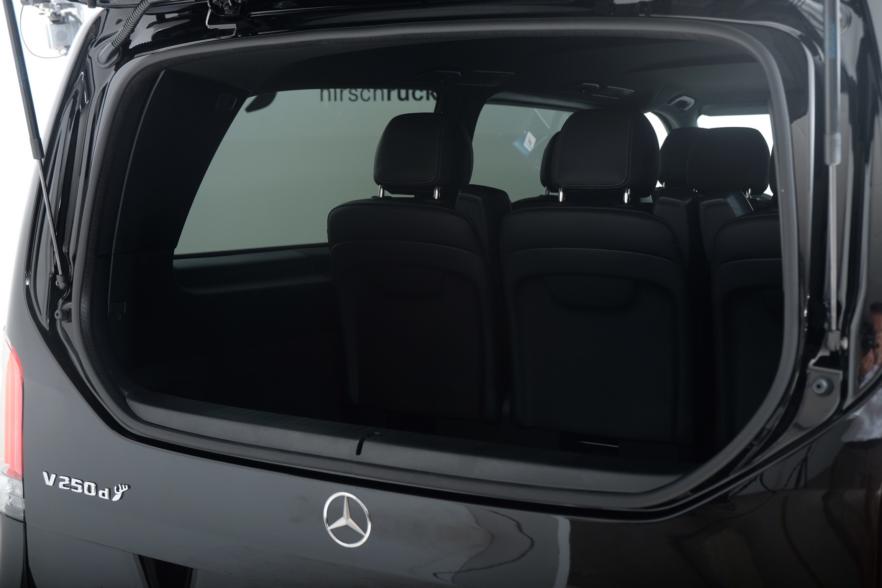 MERCEDES-BENZ V 250 d extralang 4Matic Avantgarde 9G-Tronic-image-14