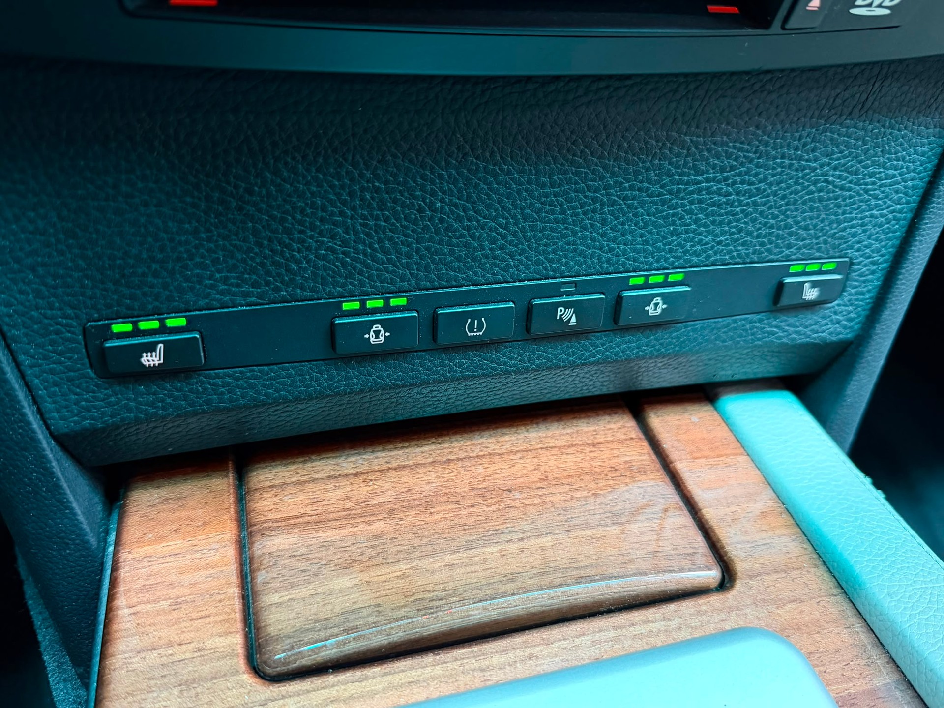 BMW M5-image-16