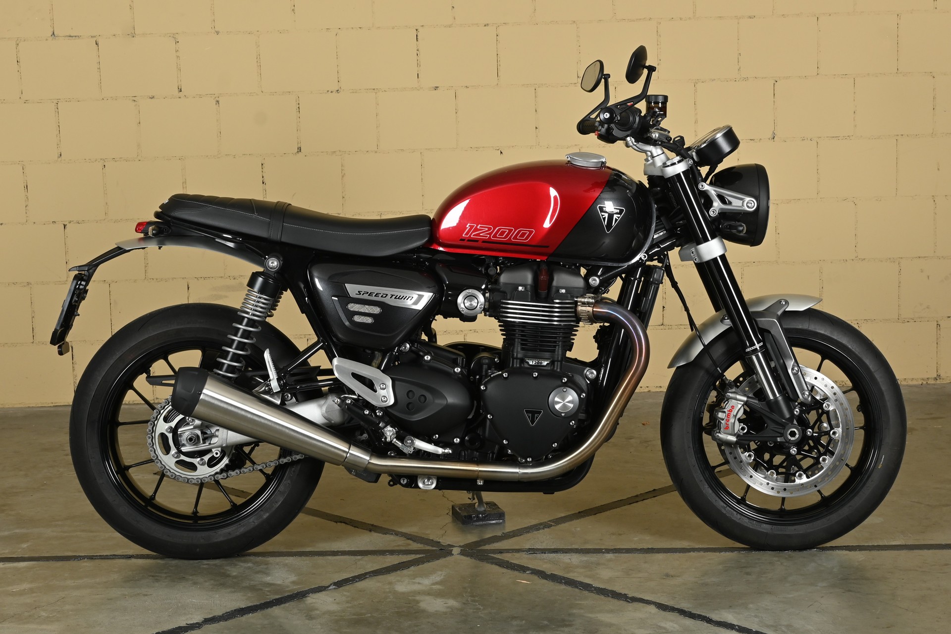 TRIUMPH Speed Twin 1200-image-0