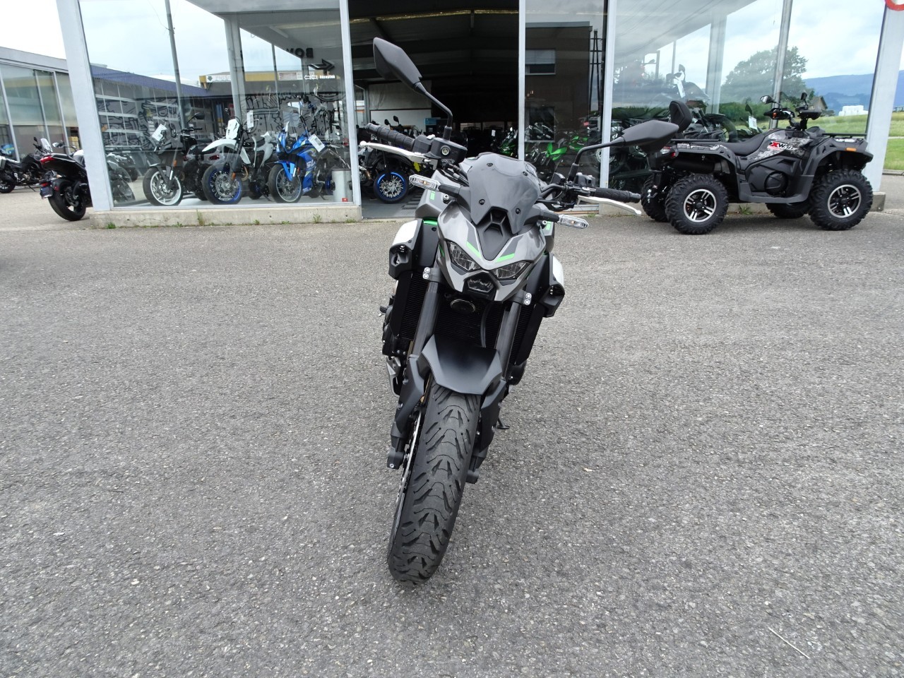KAWASAKI Z 900 (70kW)-showroom-element-2