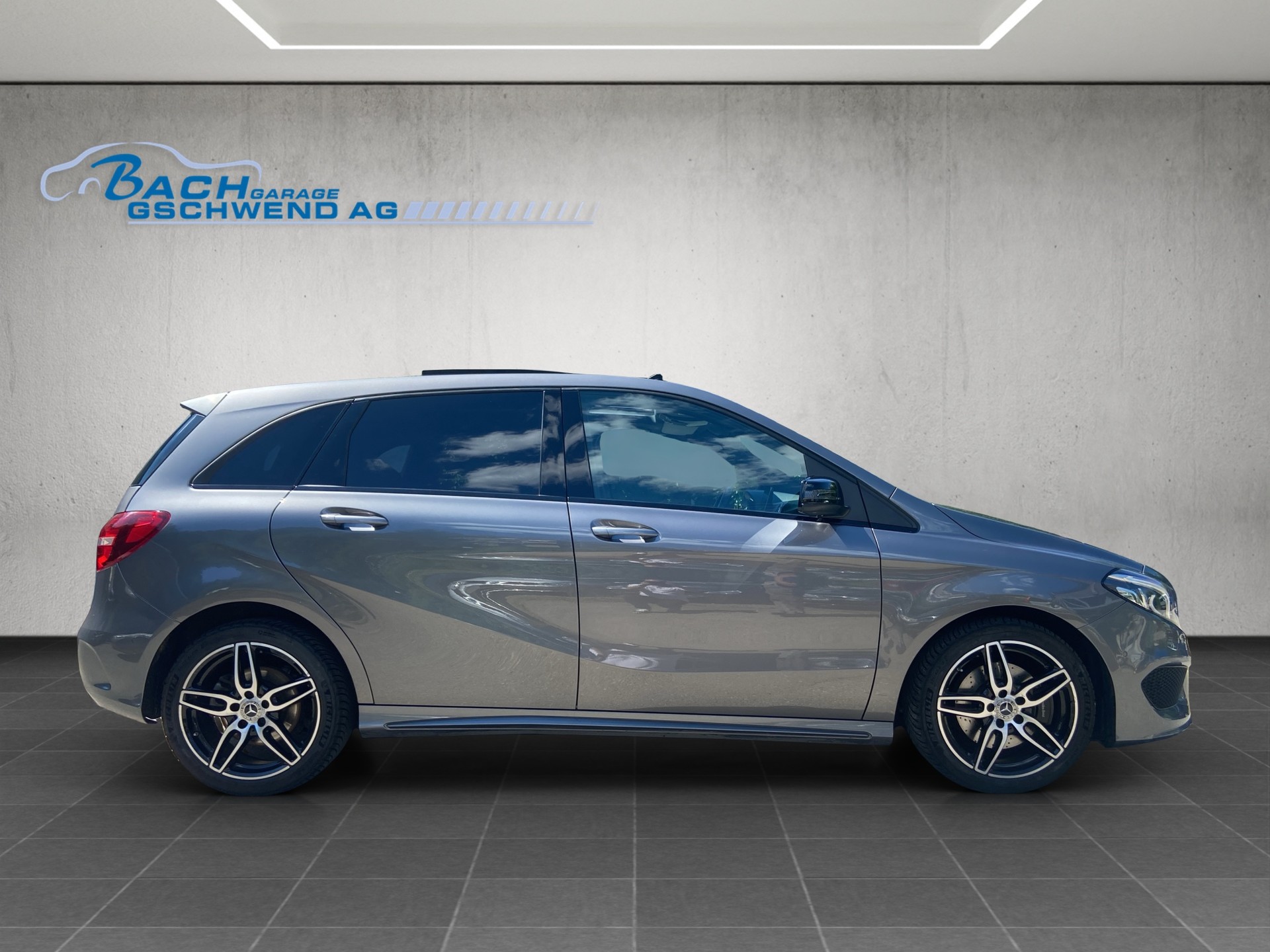 MERCEDES-BENZ B 250 AMG Line 4Matic 7G-DCT-showroom-element-2