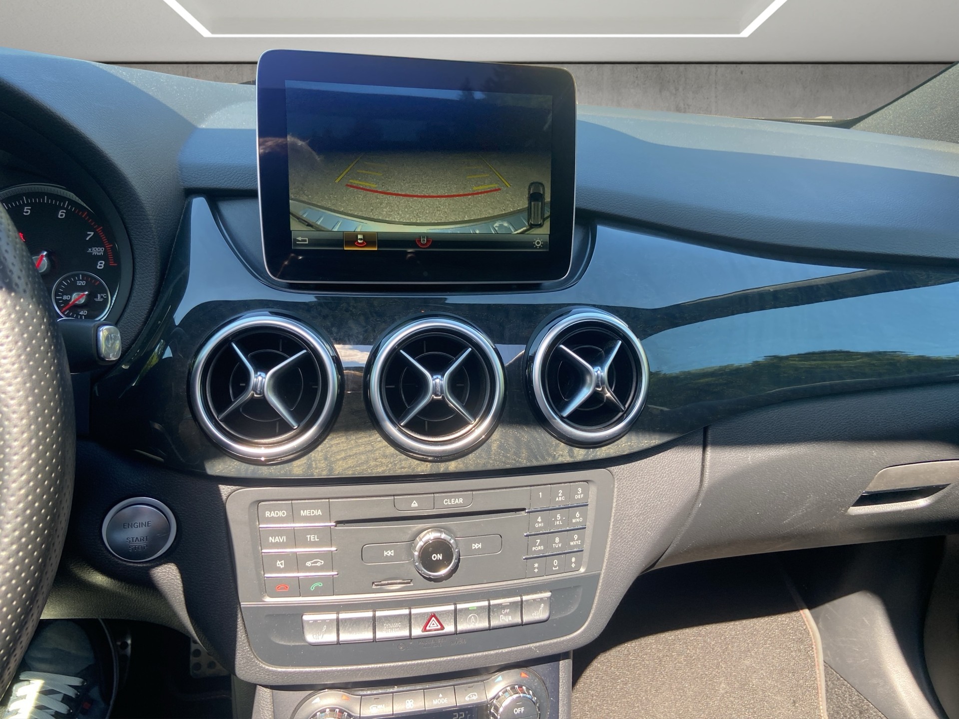 MERCEDES-BENZ B 250 AMG Line 4Matic 7G-DCT-image-11