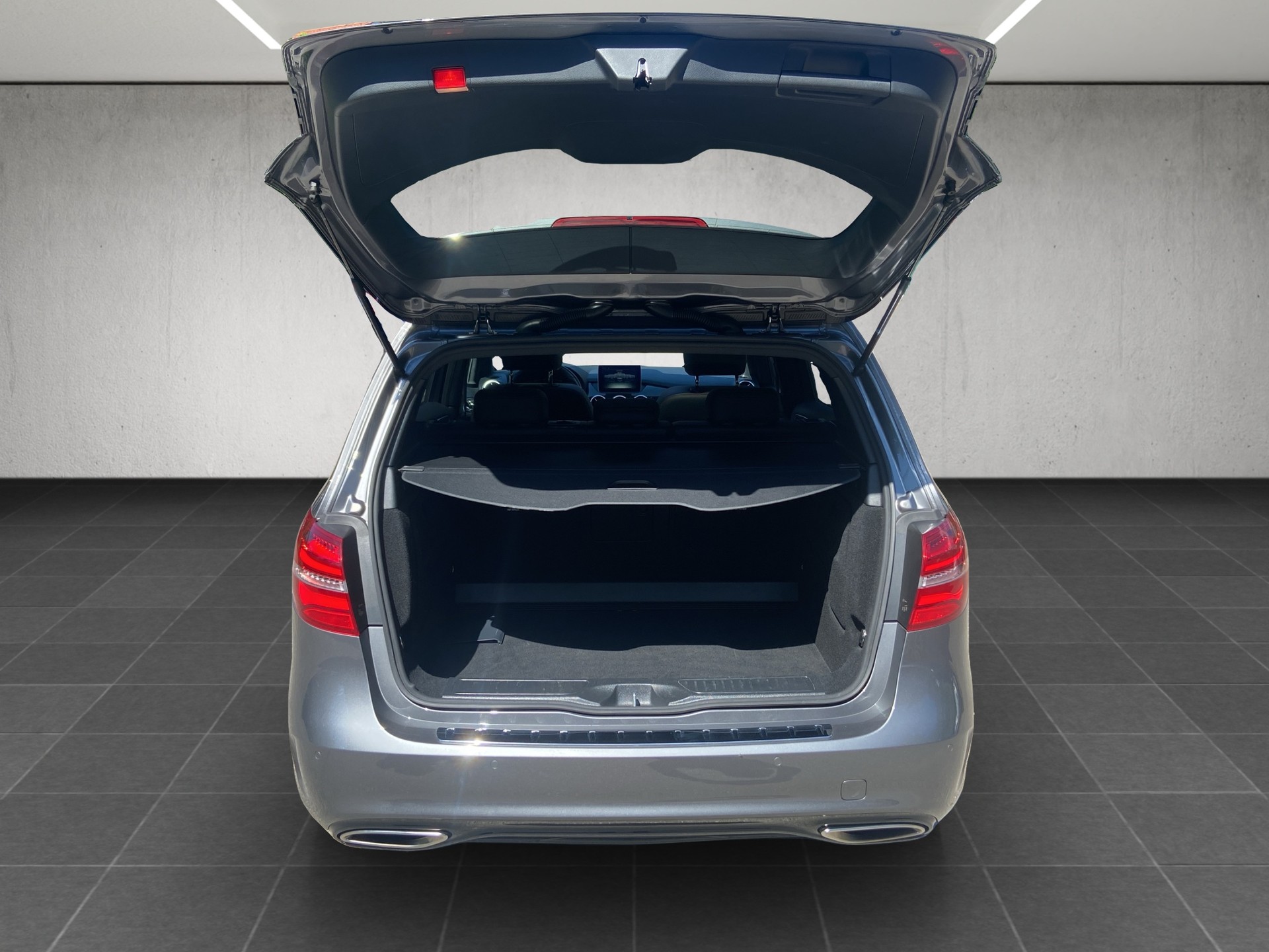 MERCEDES-BENZ B 250 AMG Line 4Matic 7G-DCT-image-12