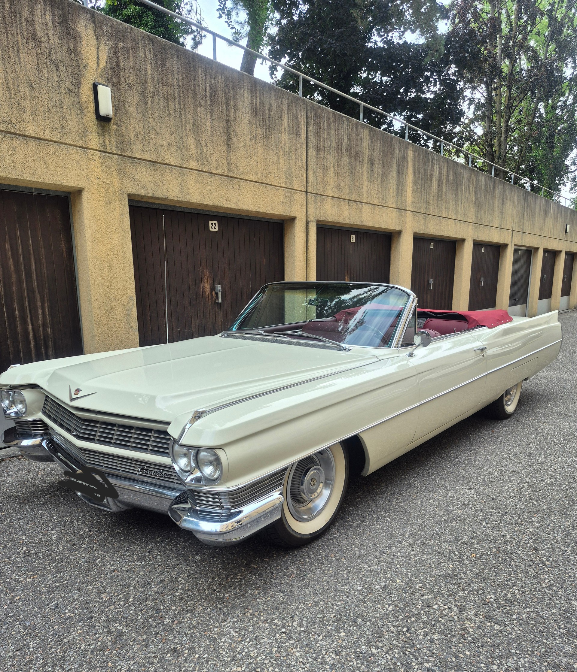 CADILLAC 64
