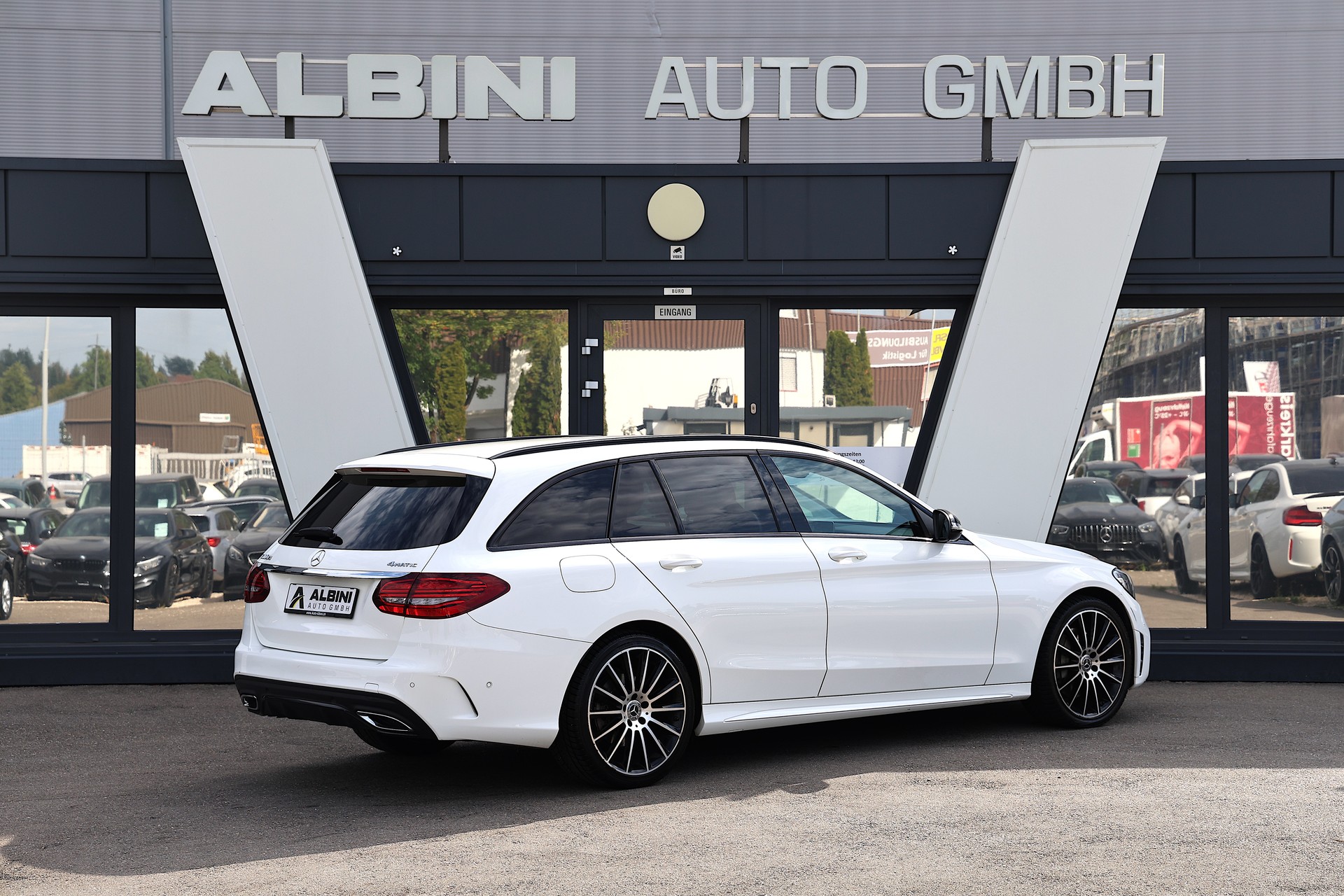 MERCEDES-BENZ C 300 d AMG Line 4matic Kombi-showroom-element-3