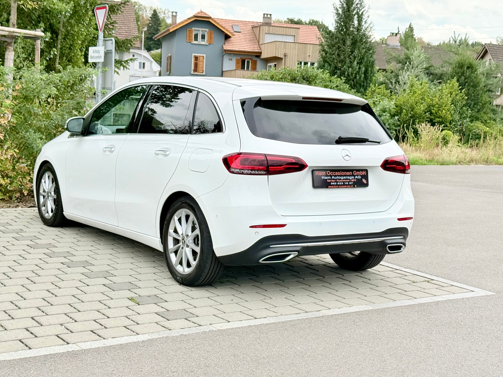MERCEDES-BENZ B 250 4Matic Progressive-showroom-element-2
