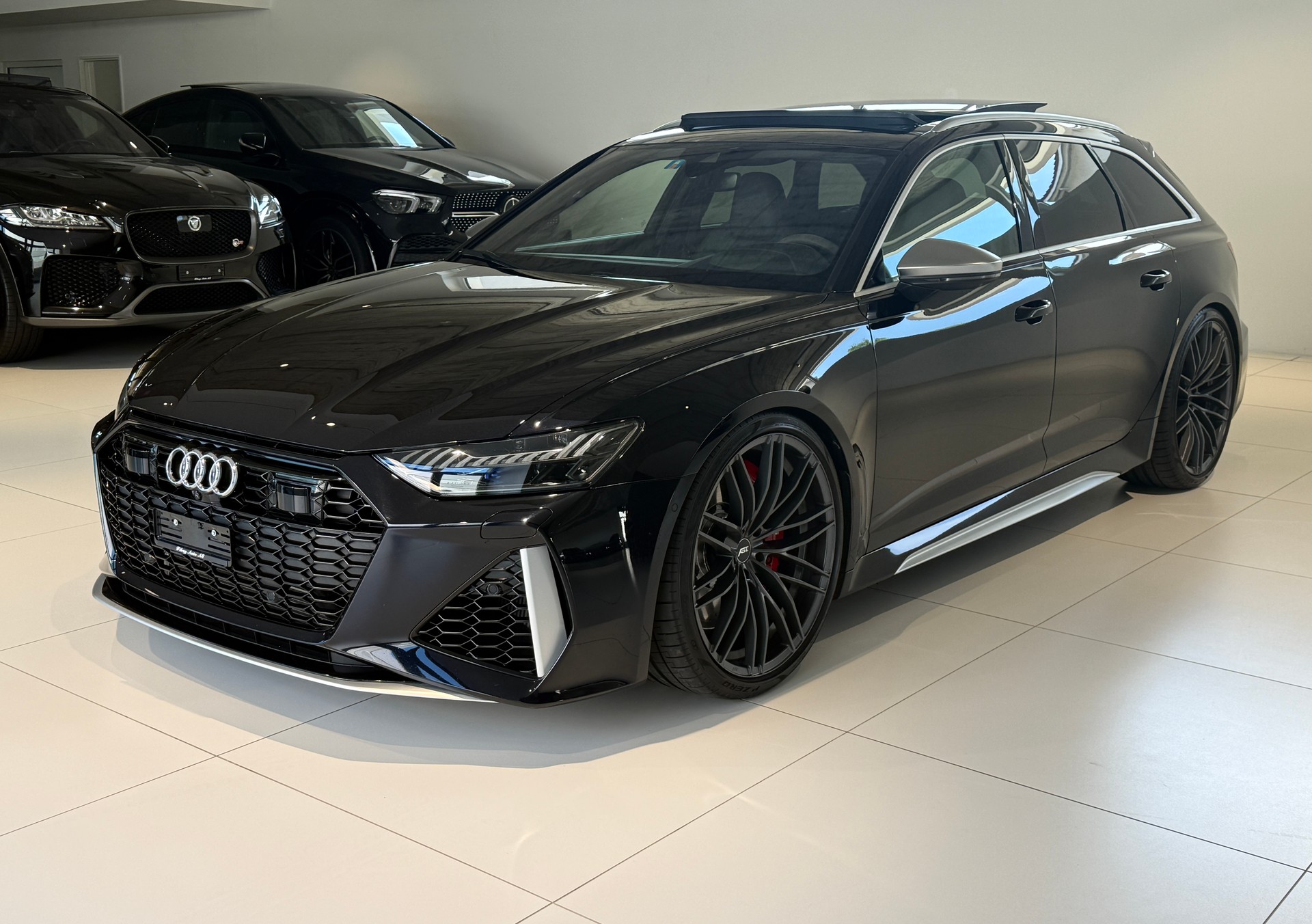 AUDI RS6 Avant 4.0 TFSI V8 quattro ***Audi Werksgarantie 2028***Frisch ab Audi Service***Exklusive Ausstattung***-showroom-element-2
