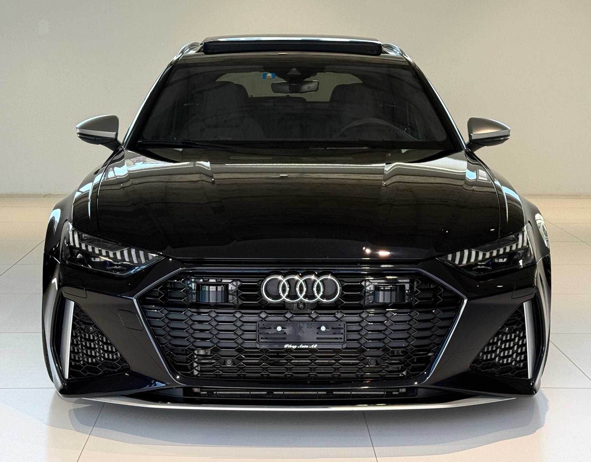 AUDI RS6 Avant 4.0 TFSI V8 quattro ***Audi Werksgarantie 2028***Frisch ab Audi Service***Exklusive Ausstattung***-showroom-element-1