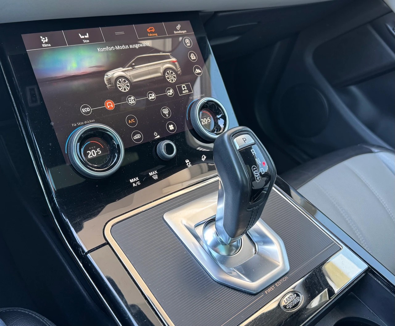 LAND ROVER Range Rover Evoque R-Dynamic First Edition P 250 HSE AT9-image-20