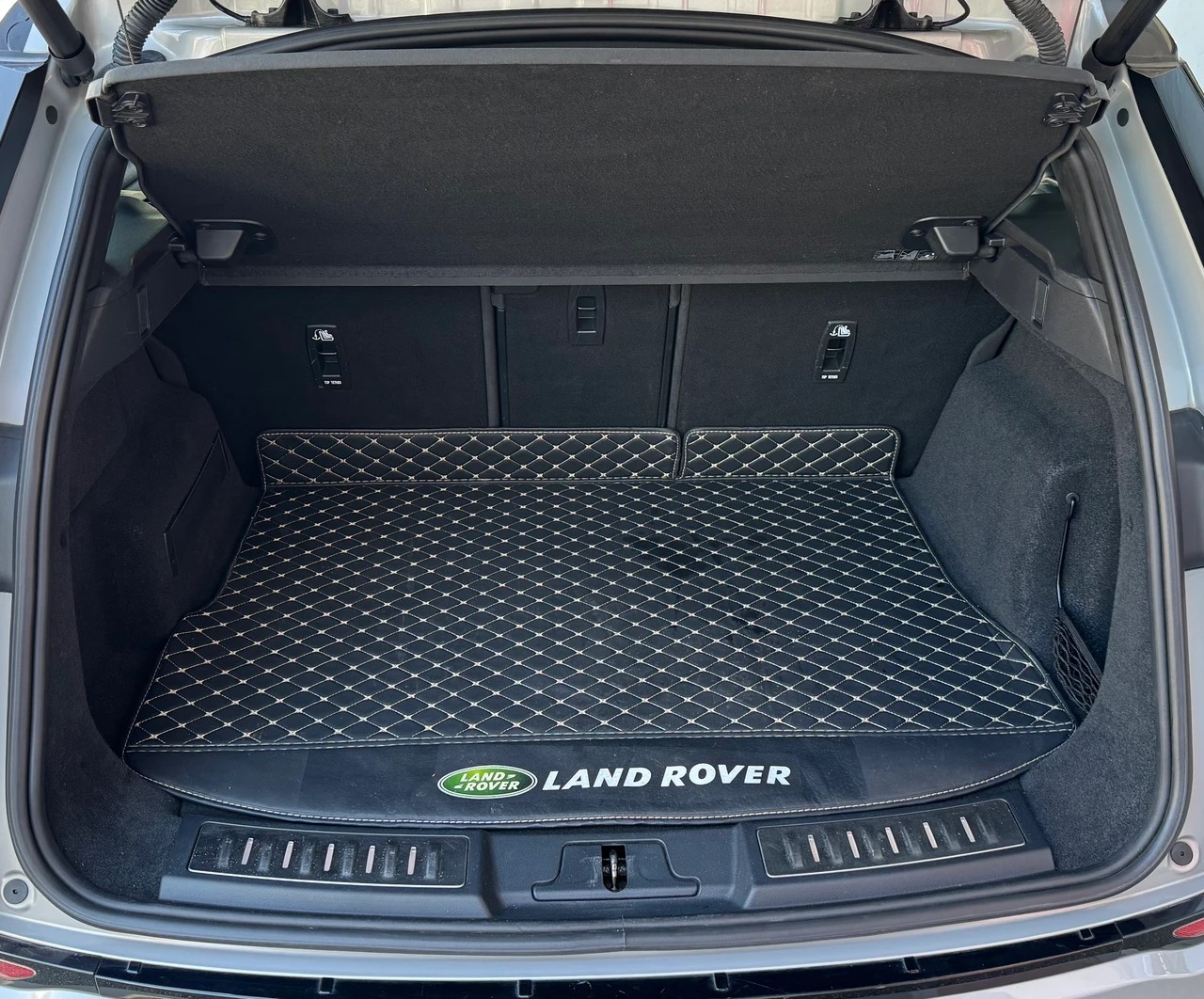 LAND ROVER Range Rover Evoque R-Dynamic First Edition P 250 HSE AT9-image-10