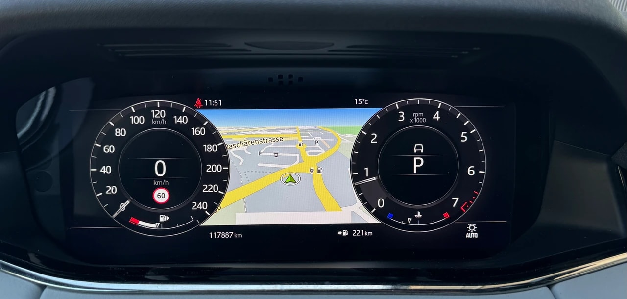 LAND ROVER Range Rover Evoque R-Dynamic First Edition P 250 HSE AT9-image-14