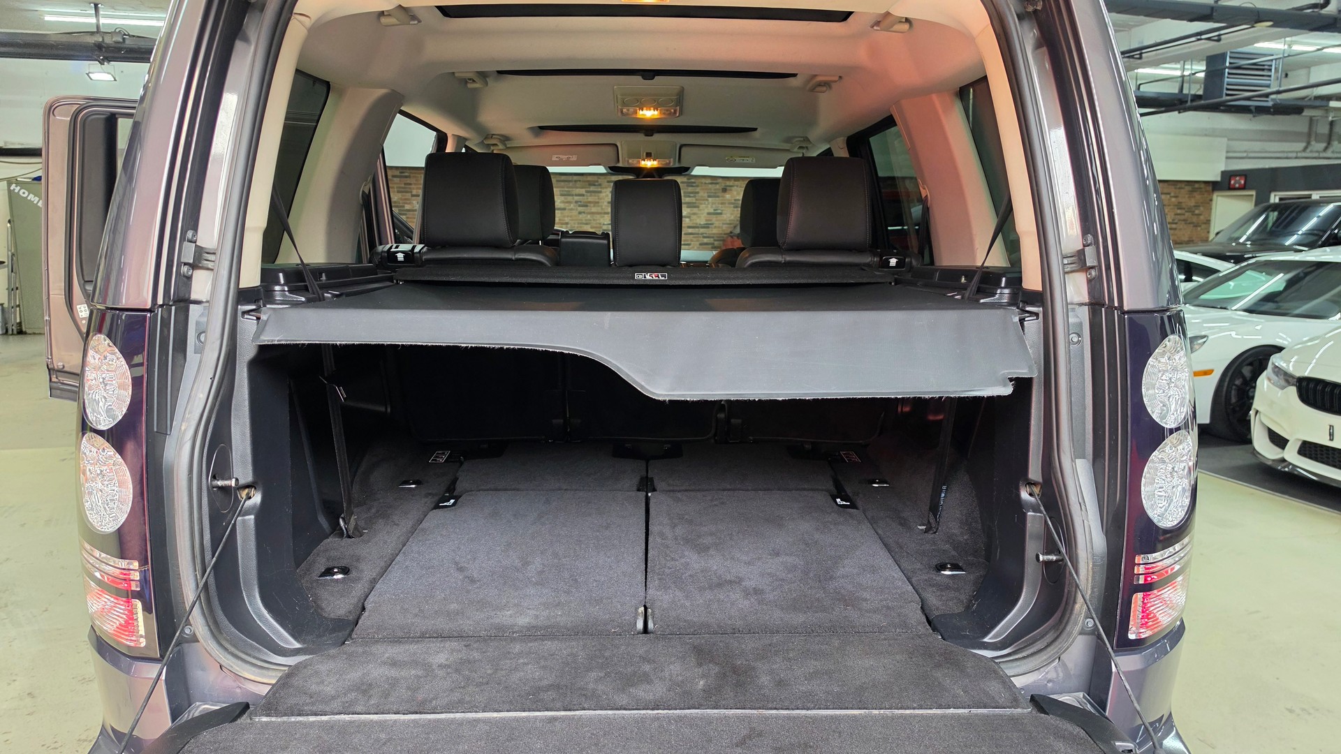 LAND ROVER Discovery 3.0 SDV6 Landmark Automatic-image-23
