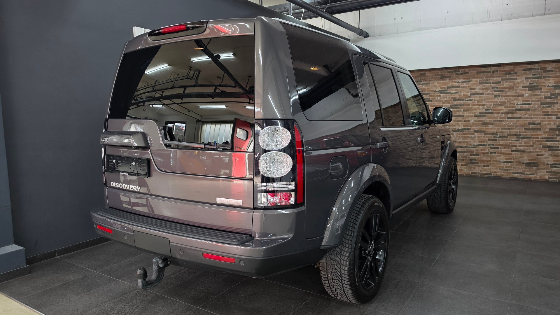 LAND ROVER Discovery 3.0 SDV6 Landmark Automatic-image-8