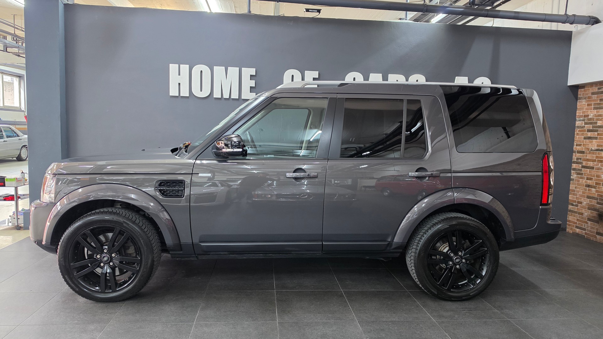 LAND ROVER Discovery 3.0 SDV6 Landmark Automatic-image-4