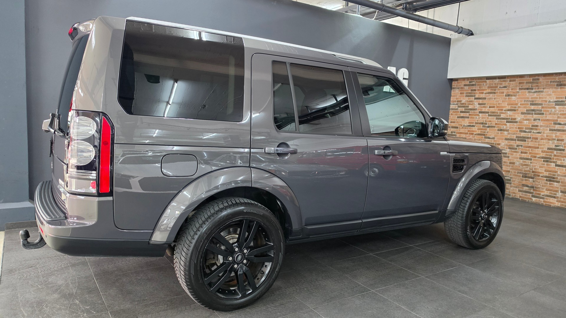 LAND ROVER Discovery 3.0 SDV6 Landmark Automatic-image-10