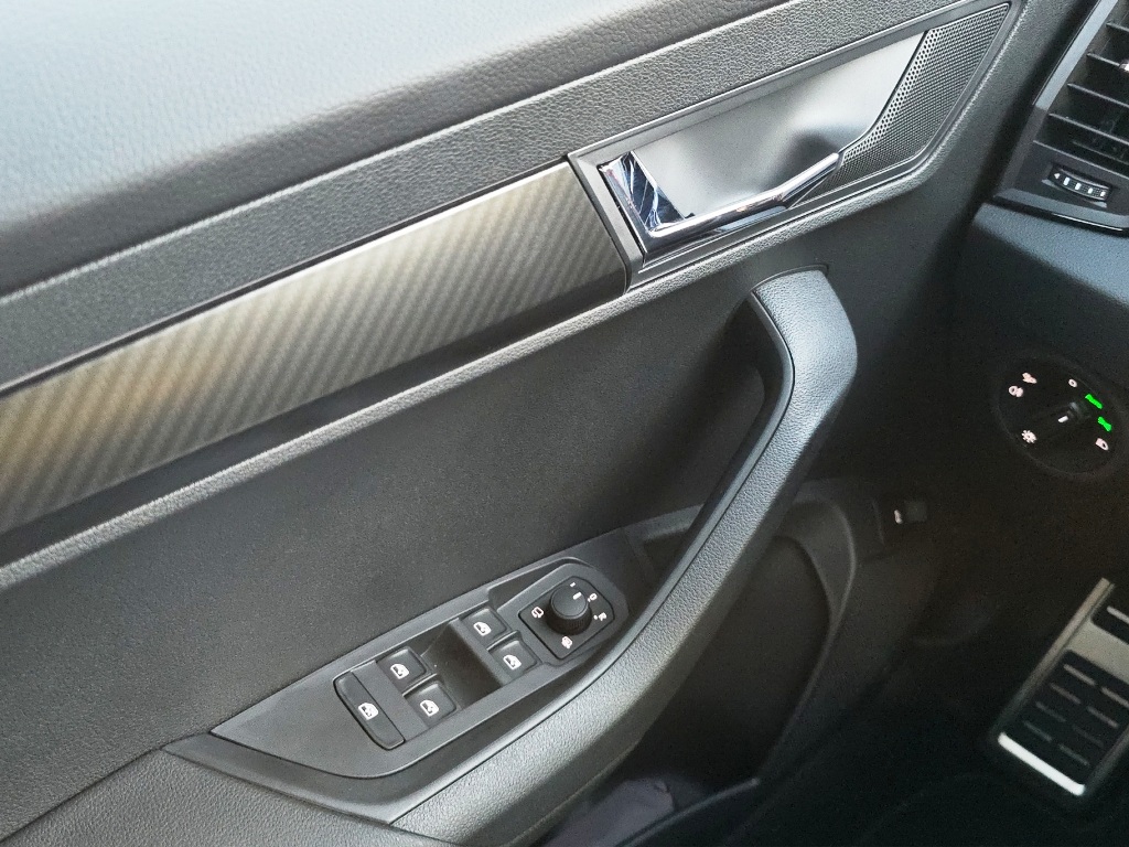 SKODA Karoq 2.0 TSI SportLine 4x4 DSG-image-19