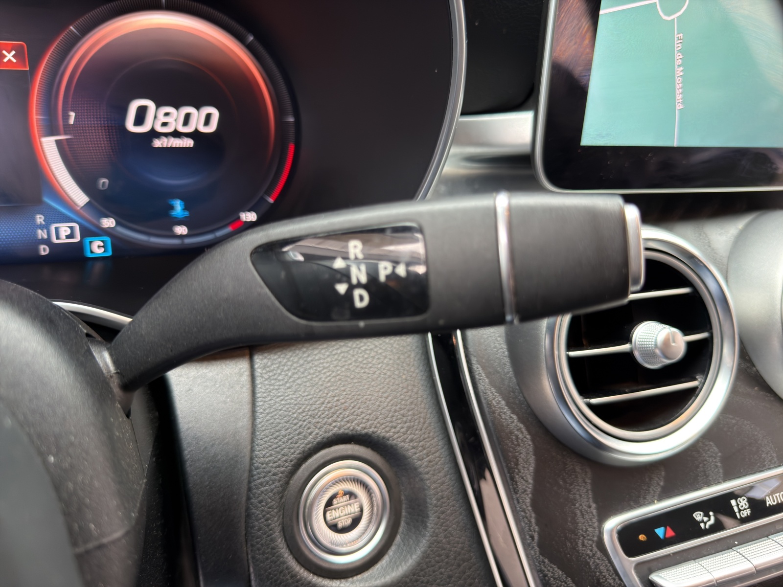 MERCEDES-BENZ C 180 BlueTEC AMG Line 9G-Tronic-image-22
