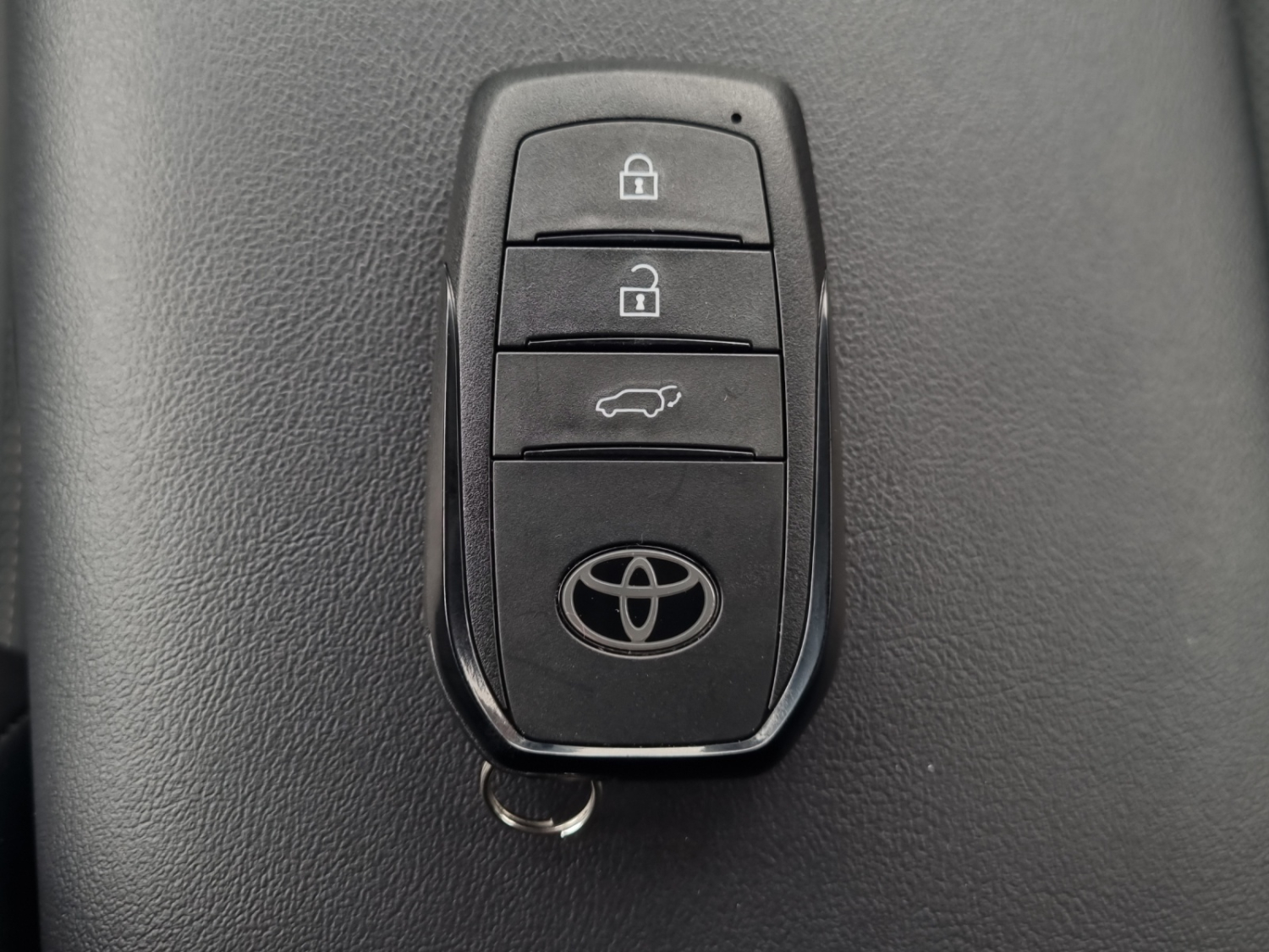 TOYOTA Prius 2.0 Plug-In-Hybrid Premium-image-19