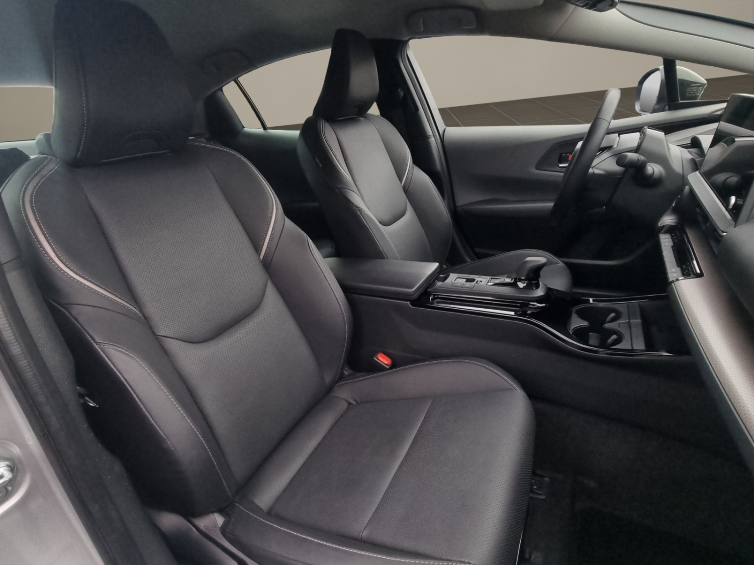 TOYOTA Prius 2.0 Plug-In-Hybrid Premium-image-11