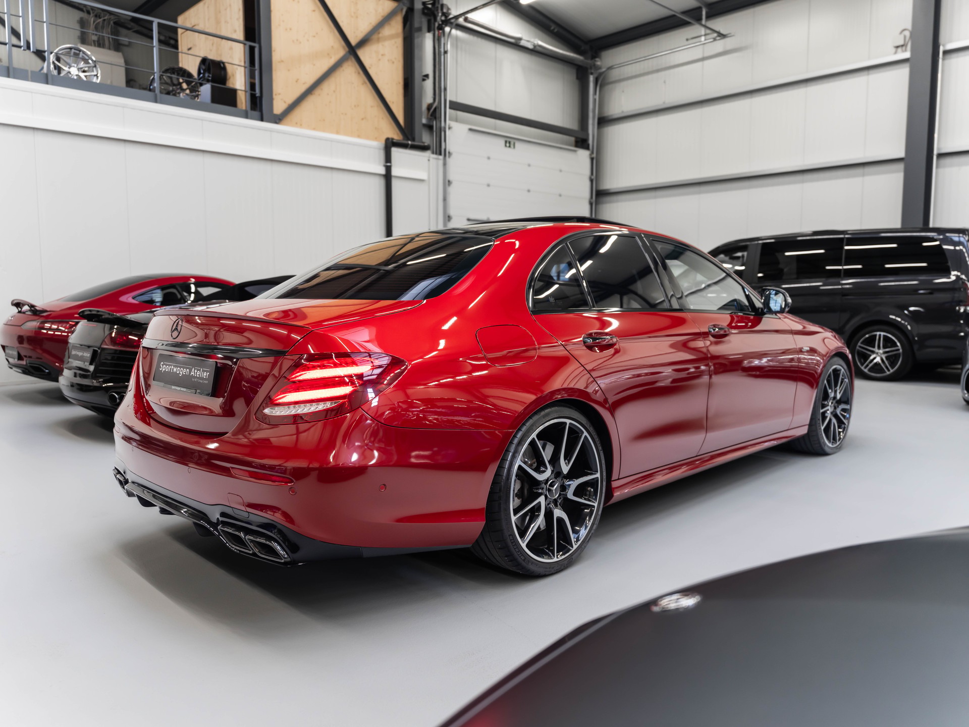MERCEDES-BENZ E 53 AMG 4Matic+ Speedshift MCT-showroom-element-3