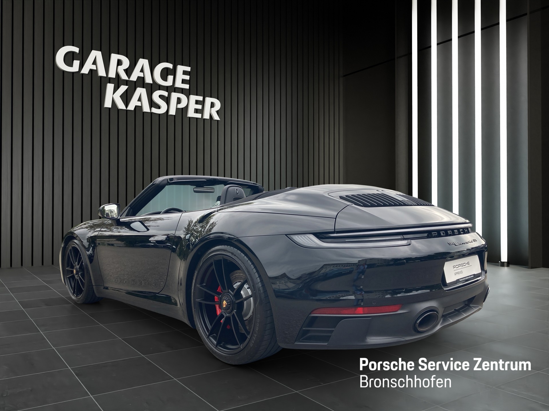 PORSCHE 911 Carrera 4 GTS Cabriolet-showroom-element-2