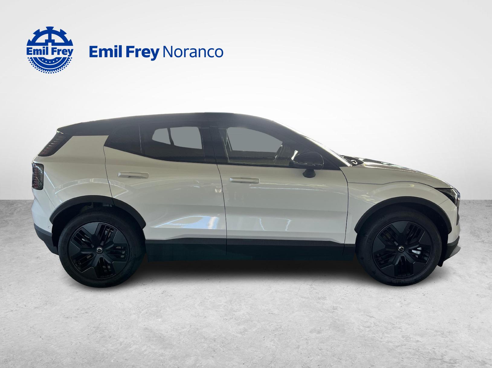 VOLVO EX30 CC P8 Ultra AWD-showroom-element-3