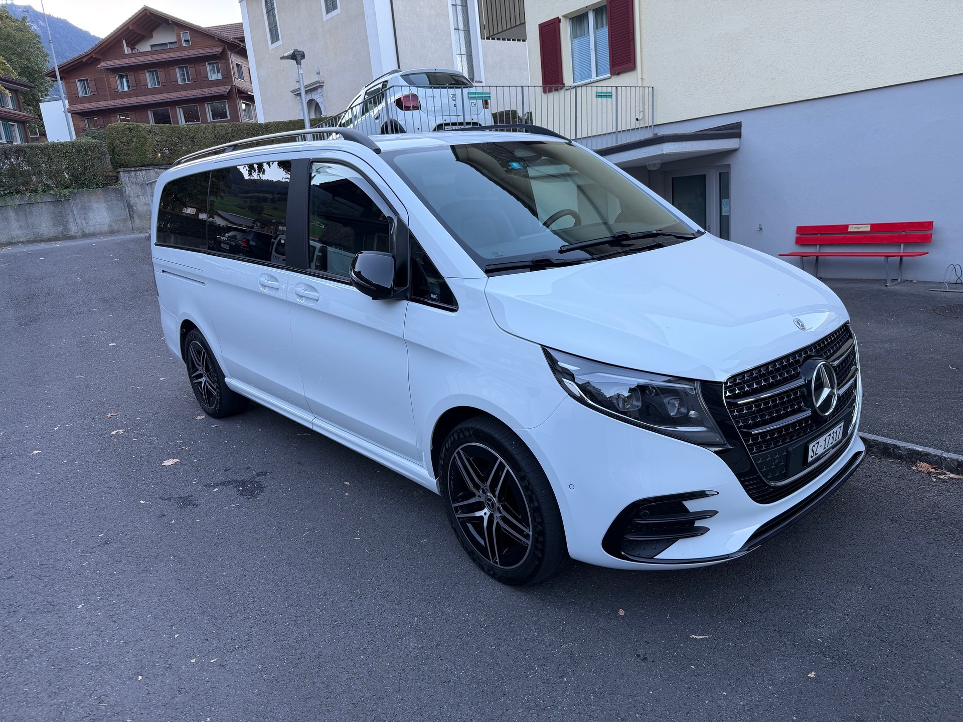 MERCEDES-BENZ V 300 d Swiss Ed. lang 4matic