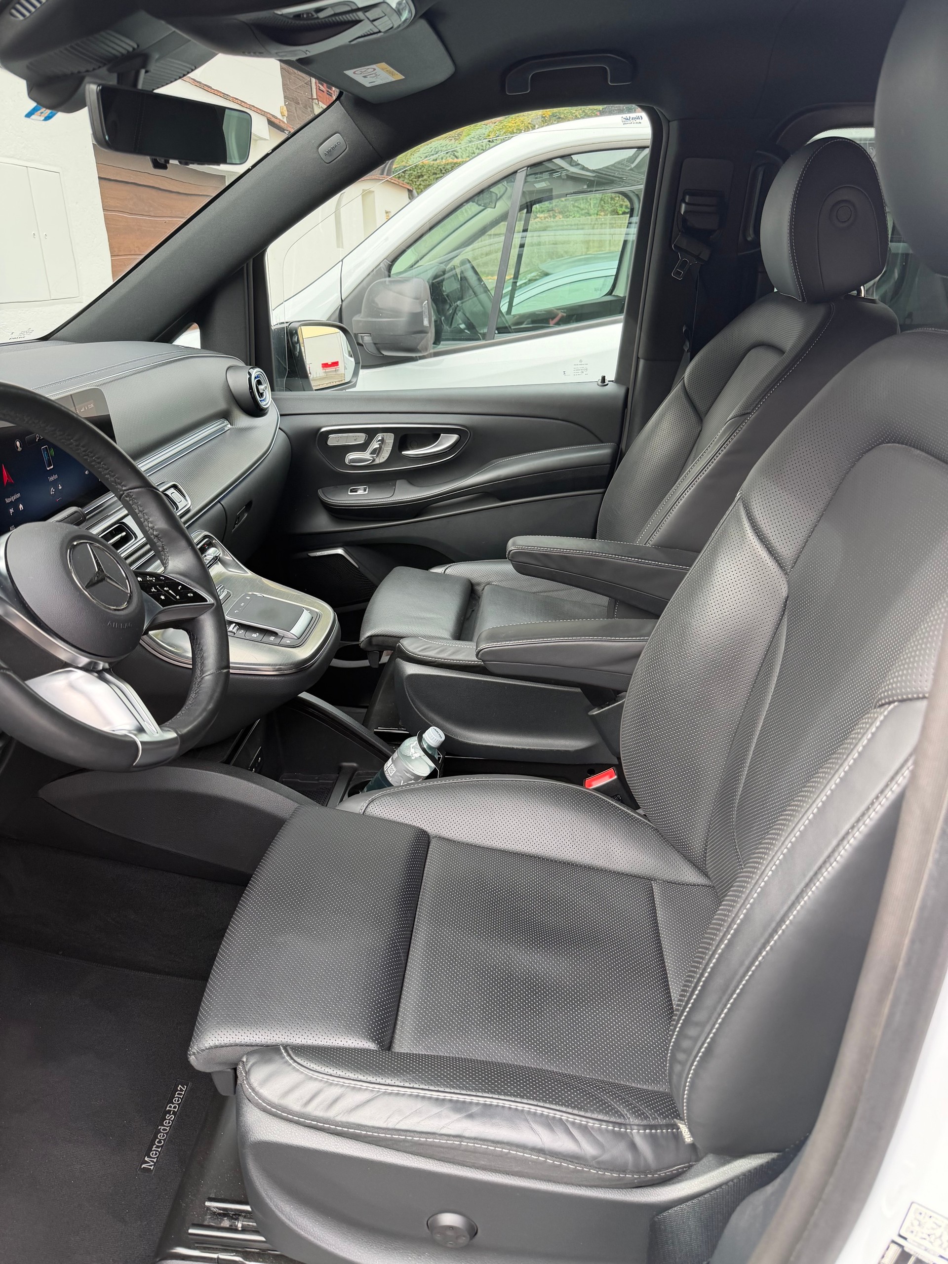 MERCEDES-BENZ V 300 d Swiss Ed. lang 4matic-image-12