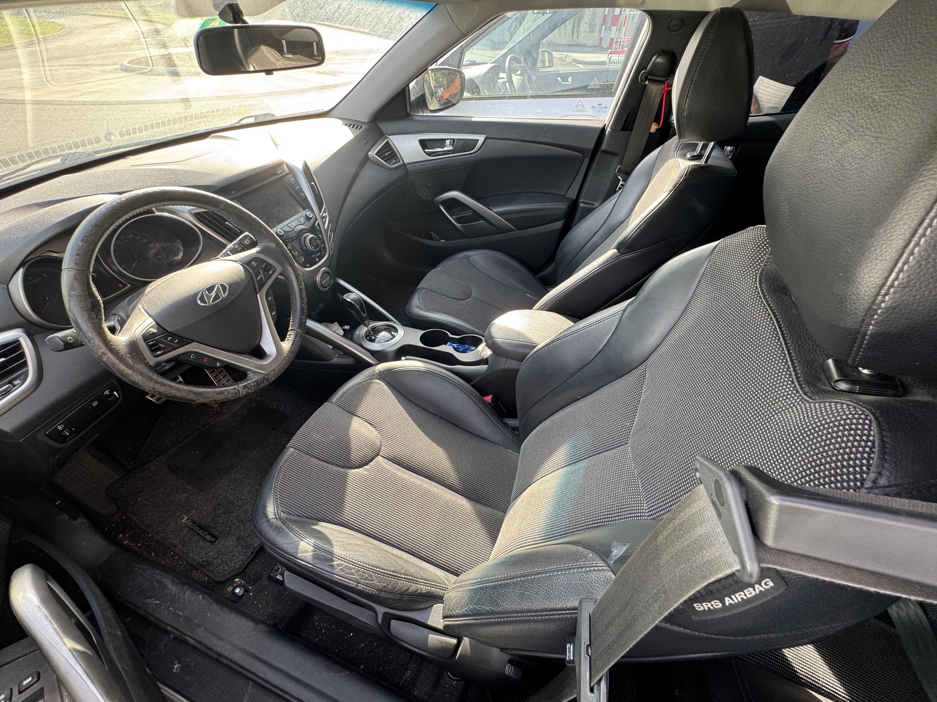 HYUNDAI Veloster 1.6 Turbo GDI Automatic-image-8