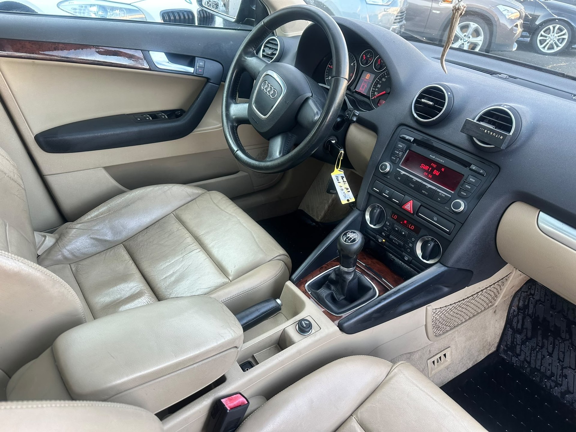 AUDI A3 Sportback 2.0 TDI Attraction quattro-image-12