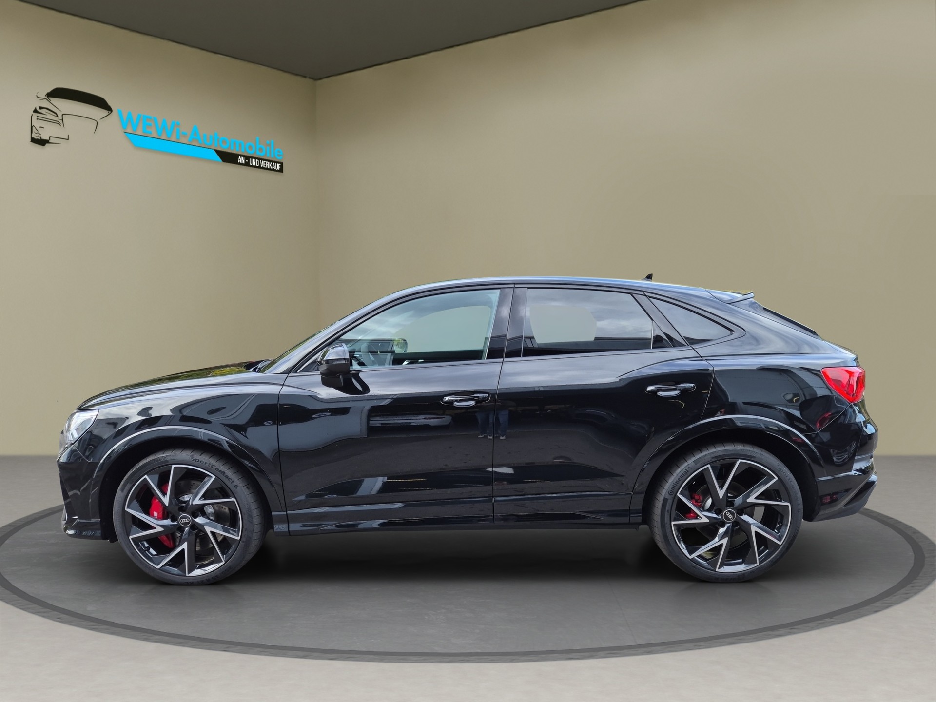 AUDI RS Q3 Sportback quattro S tronic-showroom-element-1
