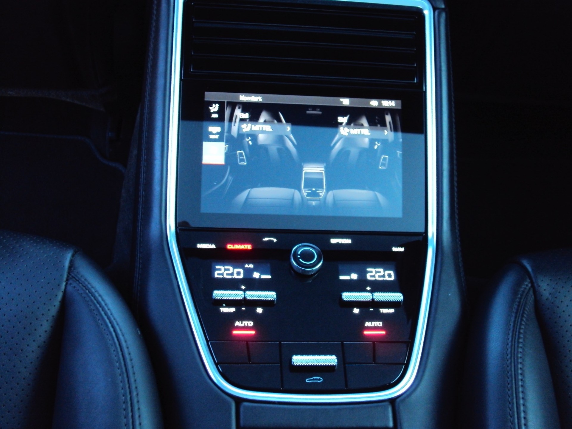 PORSCHE Panamera 4 PDK-image-15