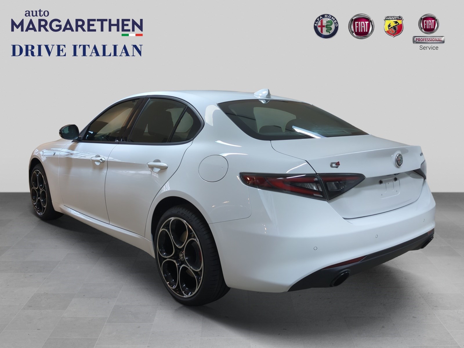 ALFA ROMEO Giulia 2.0 Ti Q4 AT8-showroom-element-2