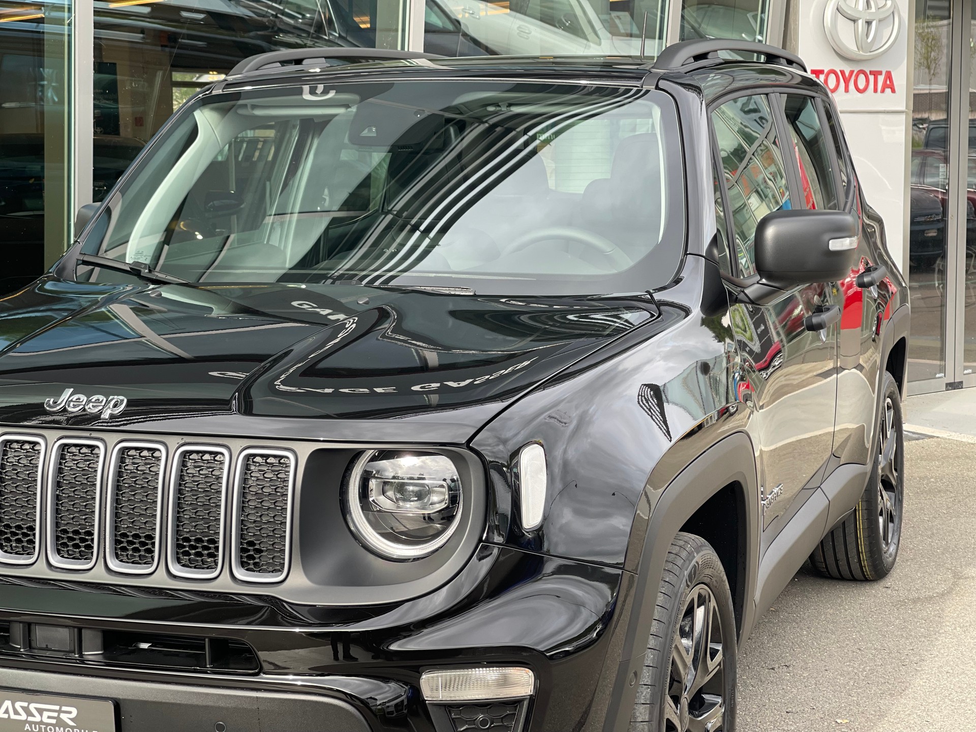 JEEP Renegade 1.5 MHEV Summit Sky-showroom-element-3