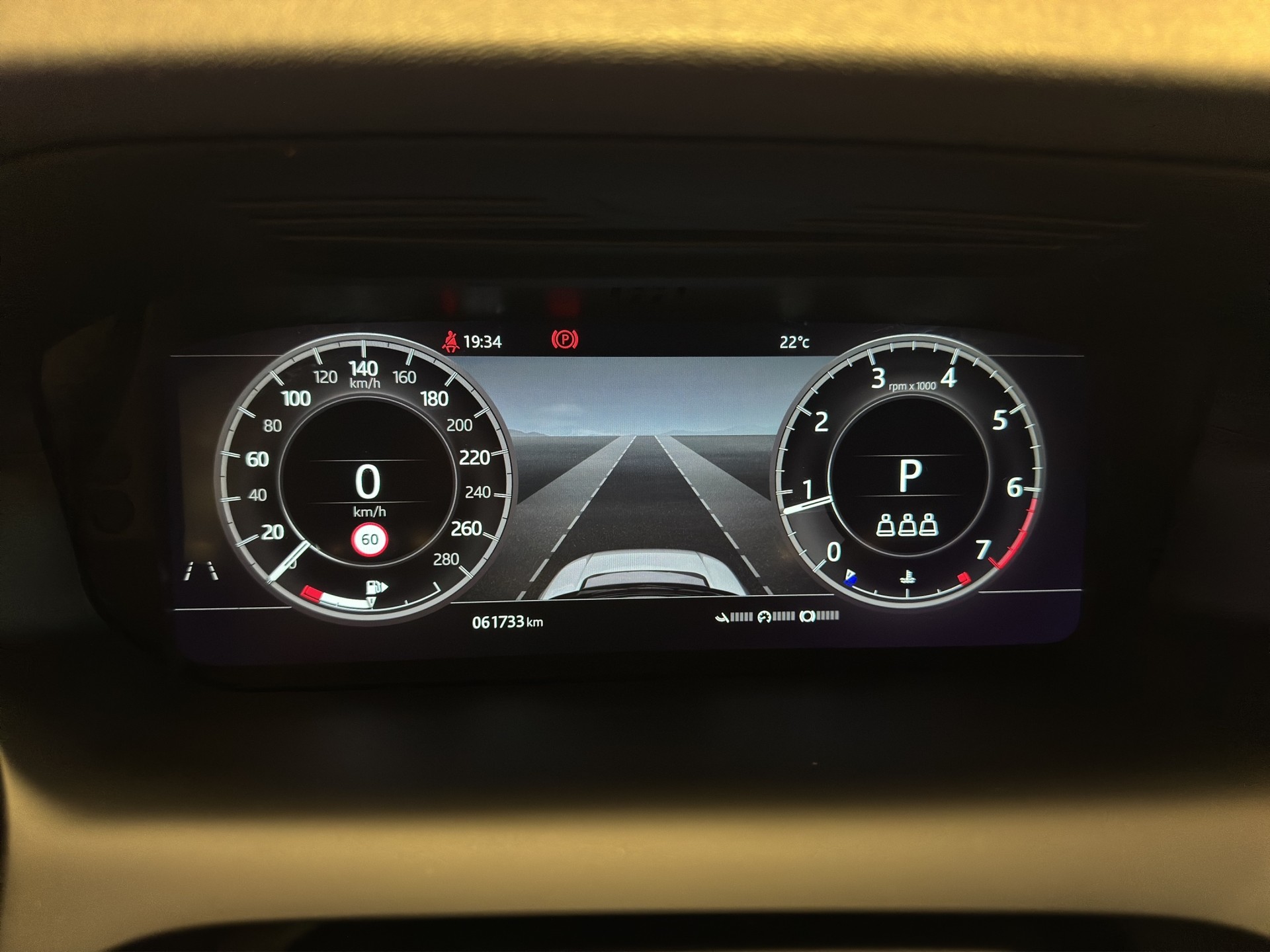 LAND ROVER Discovery Sport R Dyn P200 2.0 Si4 MHEV HSE AT9-image-8