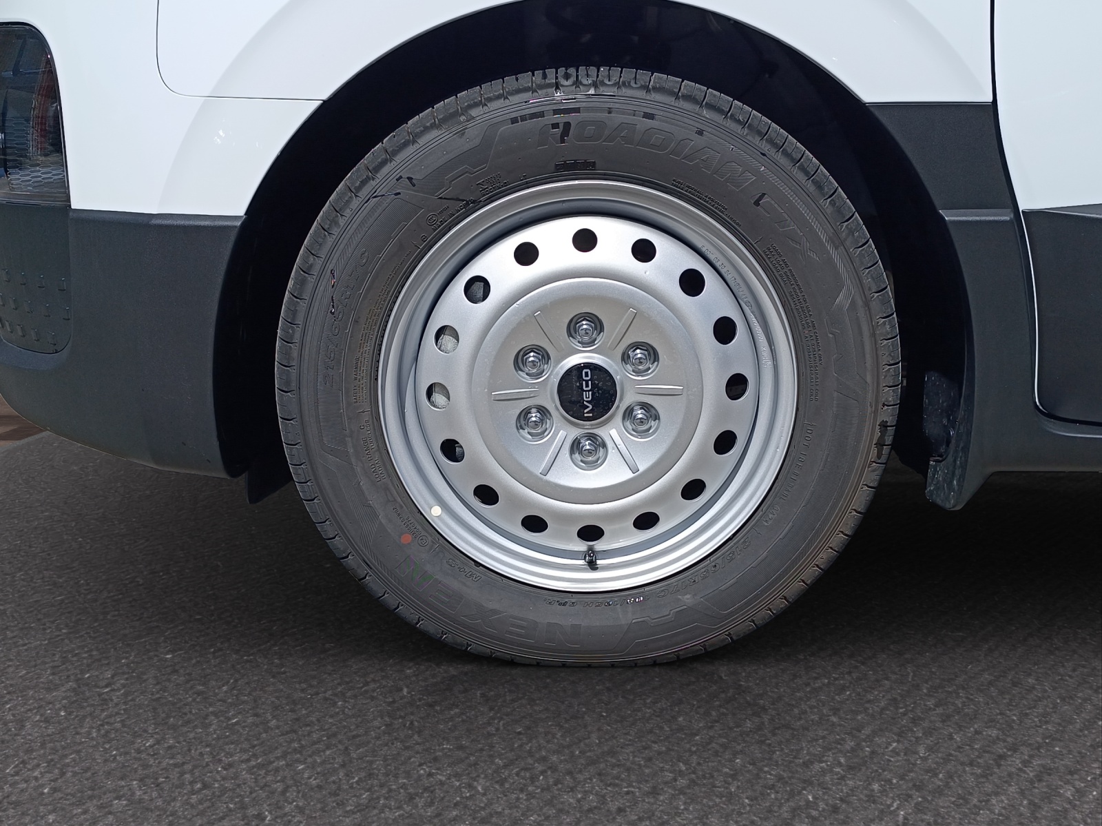 IVECO E-Moovy 35F16E-image-8