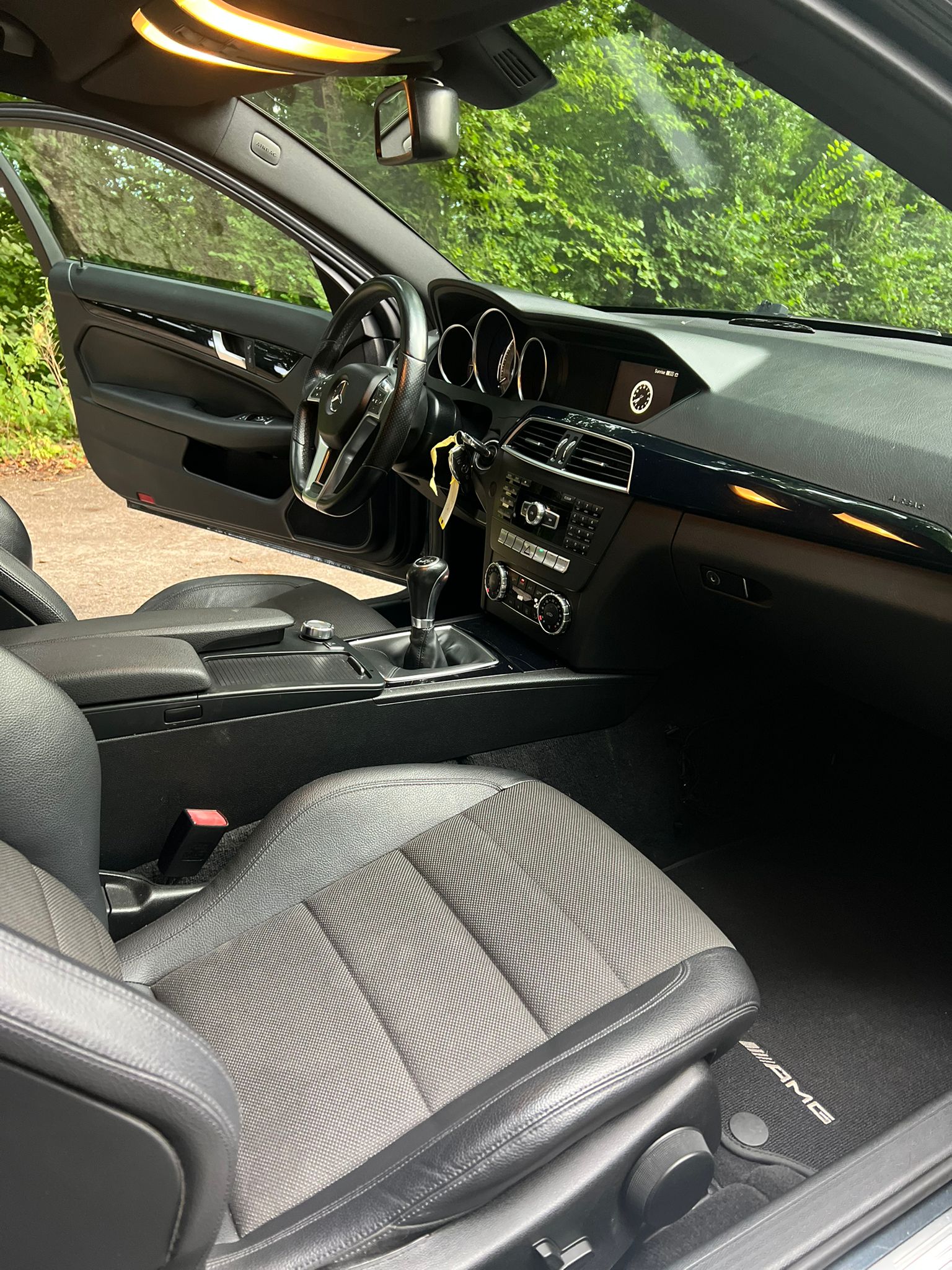 MERCEDES-BENZ C 180 Coupé-image-7