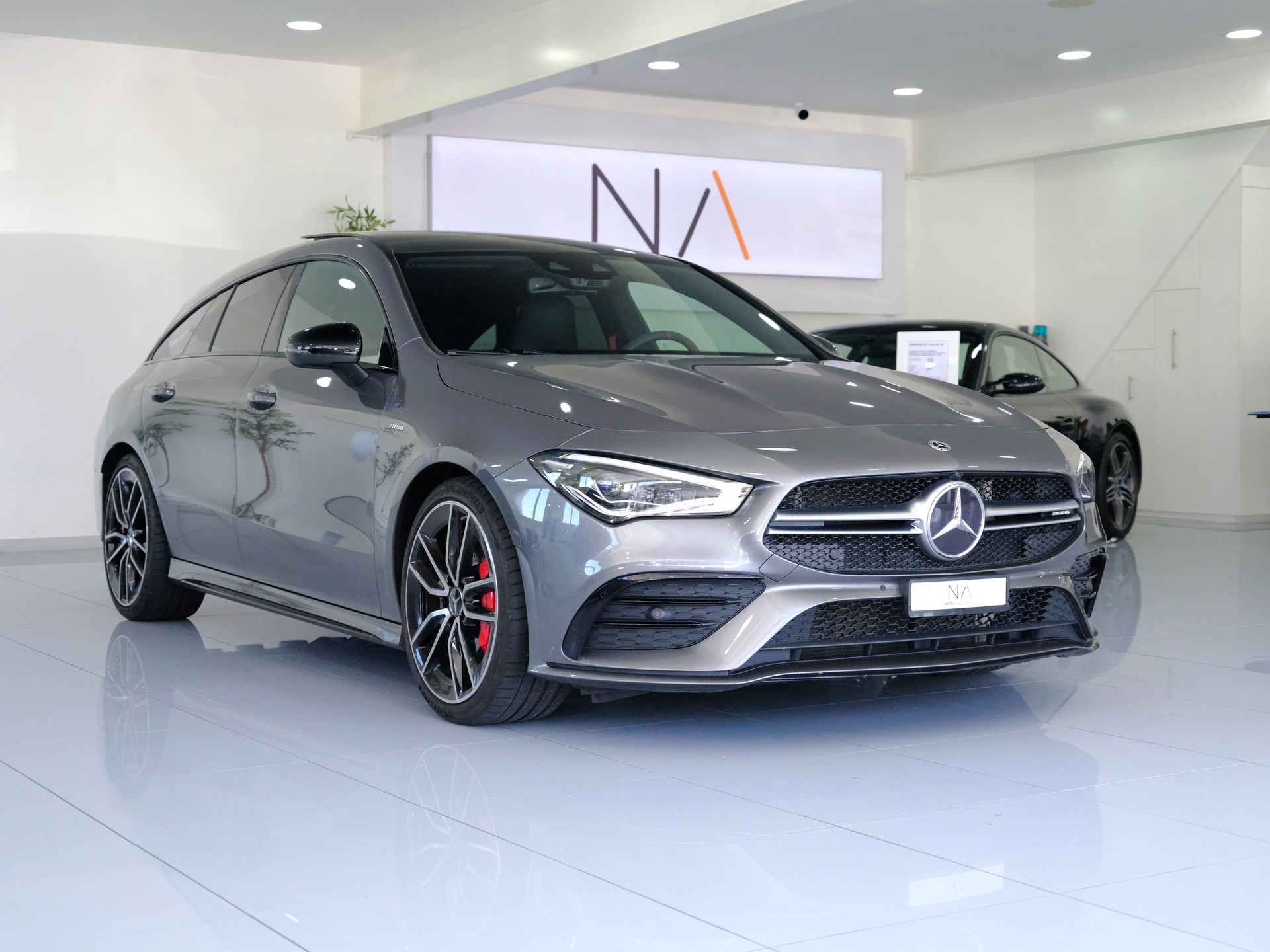 MERCEDES-BENZ CLA Shooting Brake 35 AMG 4Matic 7G-DCT-showroom-element-1