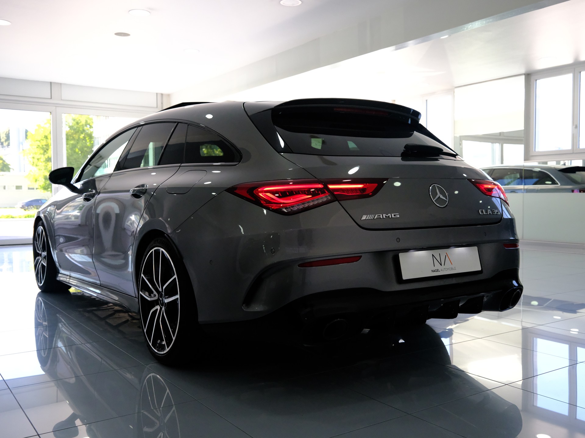 MERCEDES-BENZ CLA Shooting Brake 35 AMG 4Matic 7G-DCT-image-4